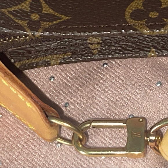 Authentic Louis Vuitton Monogram Pochette Wristlet - Picture 6 of 7